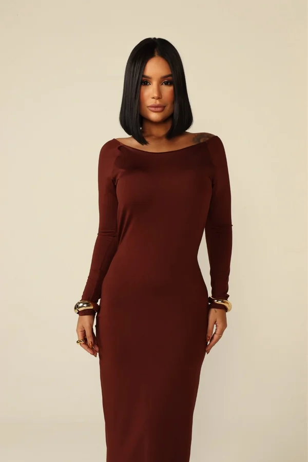 Vestido Longo e Costas Nua Bia