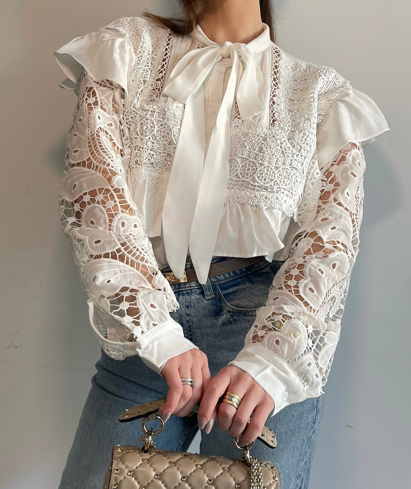 Camisa Laise com Laco Babado Manga Longa — vista 2